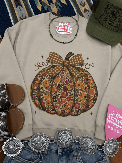Floral Bow Pumpkin Graphic Sweatshirt in Sand