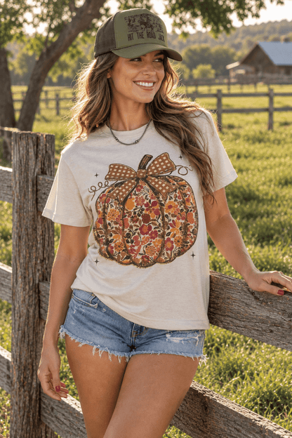 Floral Bow Pumpkin Graphic Tee in Cement