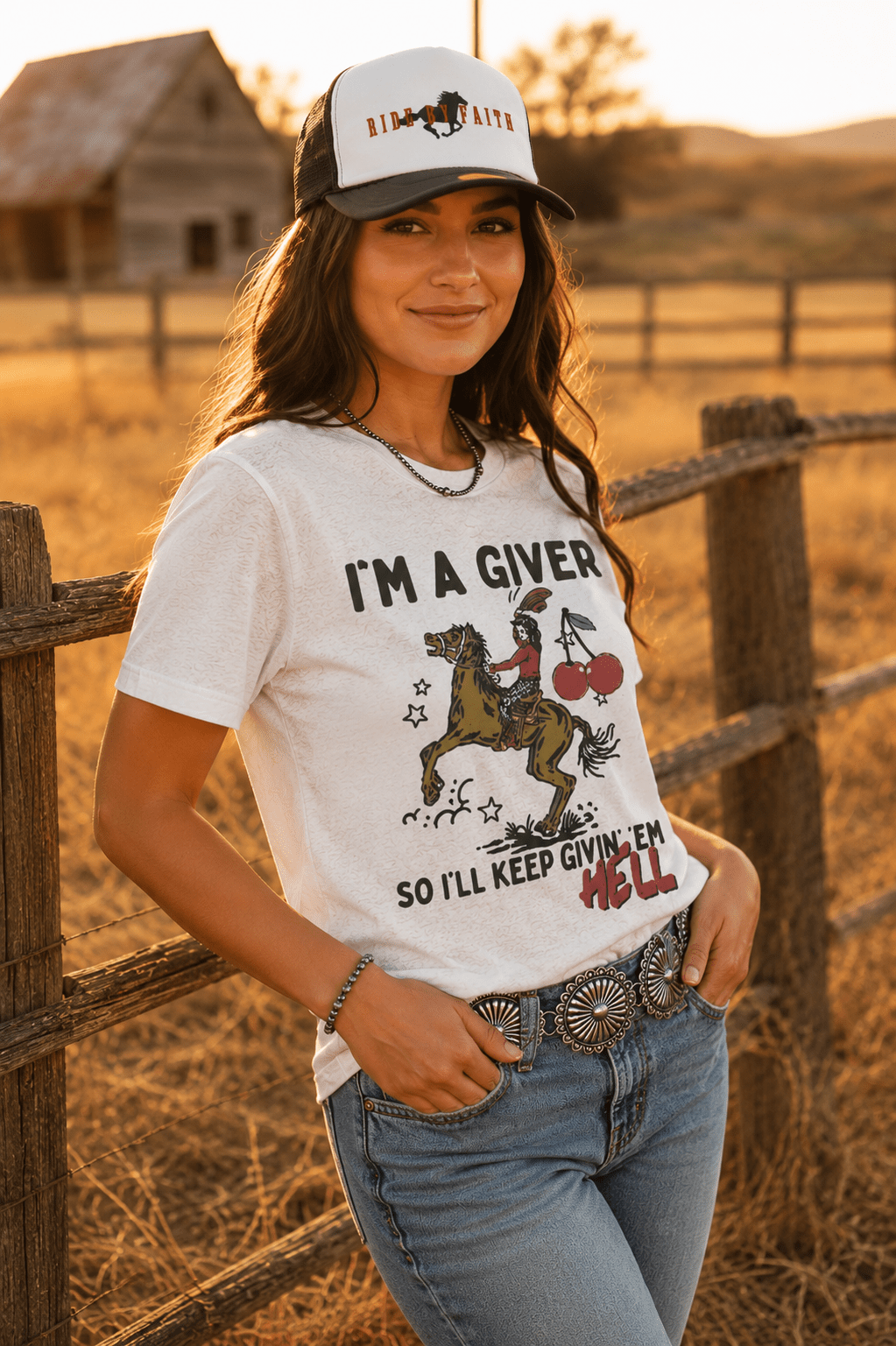 I'm a Giver Keep Givin' 'Em Hell Graphic TeeWhite SmokeS