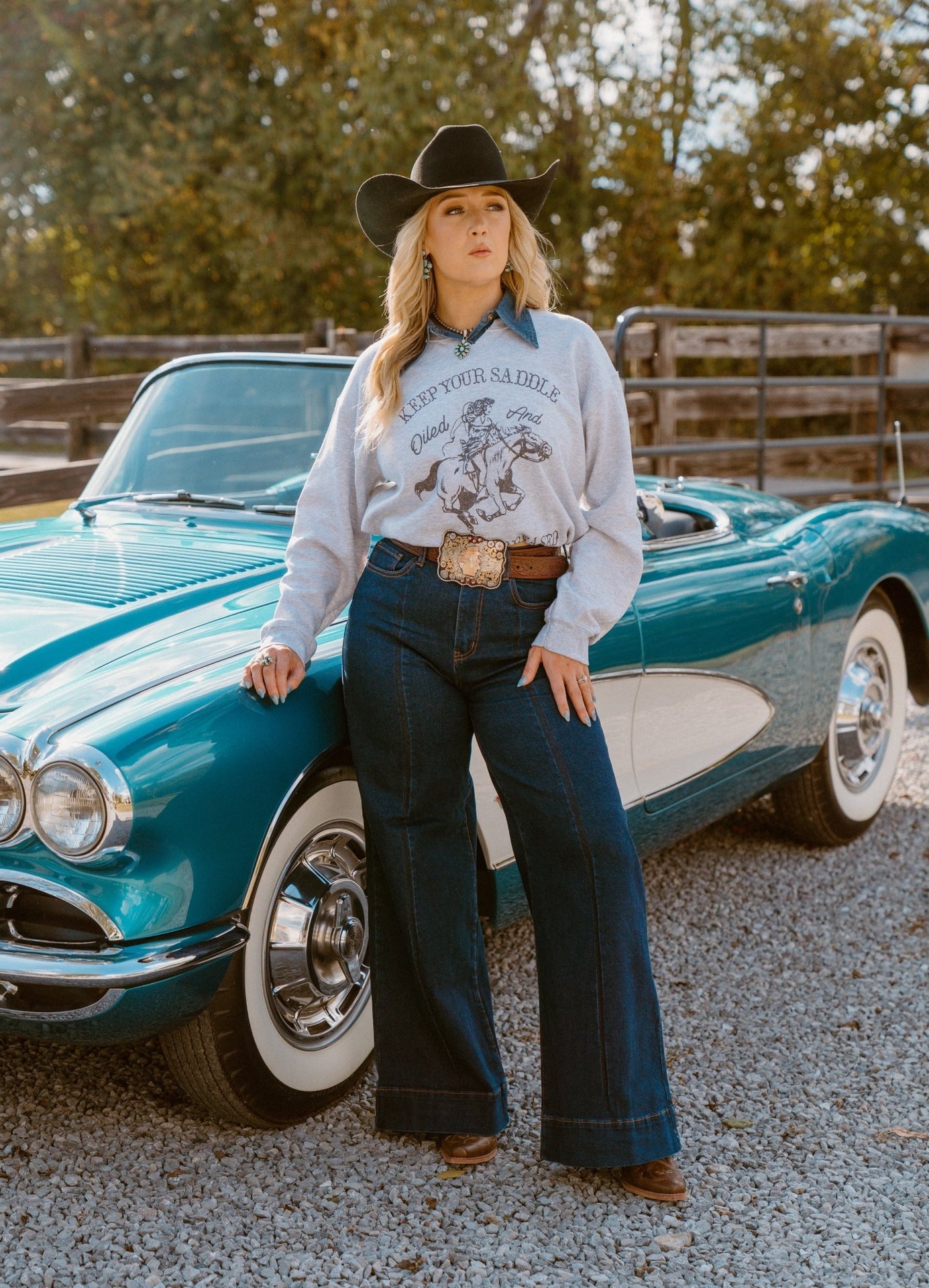 Saddle Oiled Raw Hem V - Neck GraphicAsh Grey - SweatshirtS